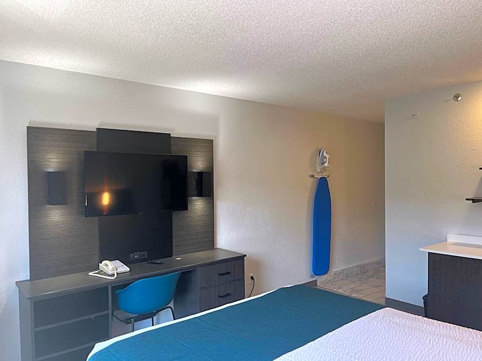 Studio 6 Suites Norcross, GA