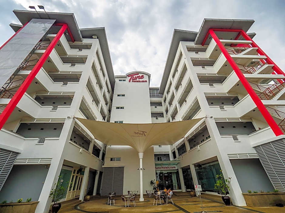 Tune Hotel KLIA Aeropolis (Airport Hotel)
