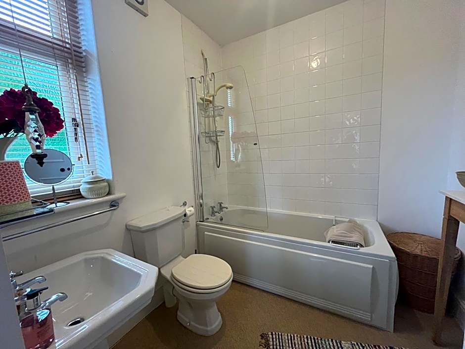 Coombe Lodge Farm House