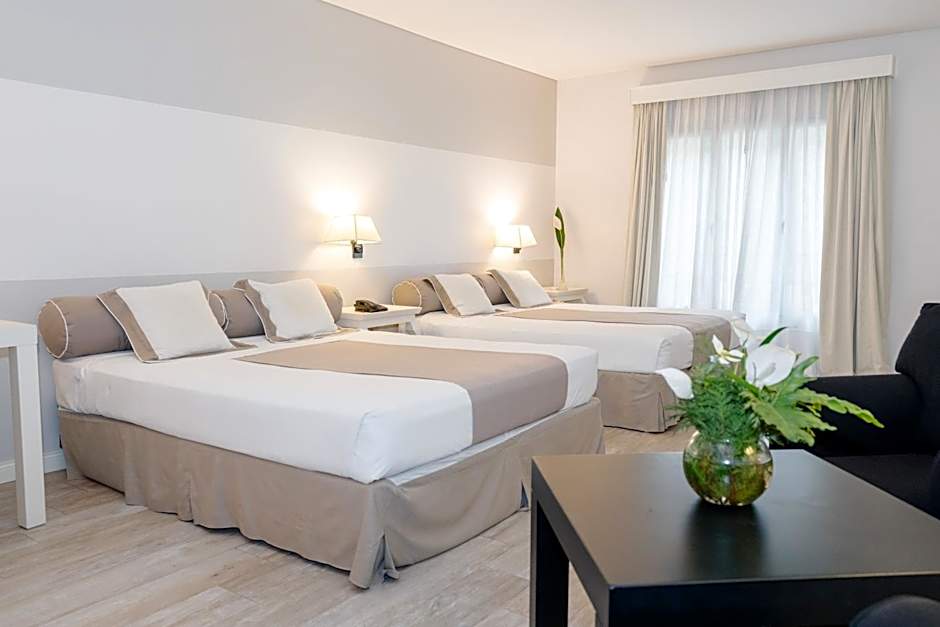 Loi Suites Recoleta Hotel