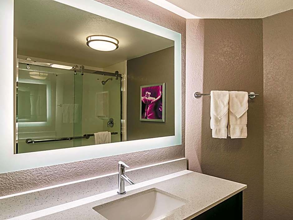 La Quinta Inn & Suites by Wyndham Denver Airport Dia