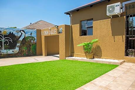 PLATINUM EAGLE GUEST HOUSE