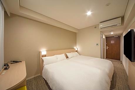 Twin Room - Non-Smoking