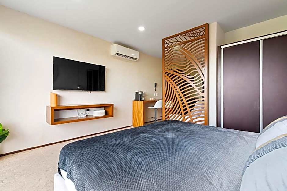 Serenity in the Sky - Studio with Rooftop and Plunge pool