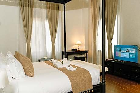 Premier Room with City View