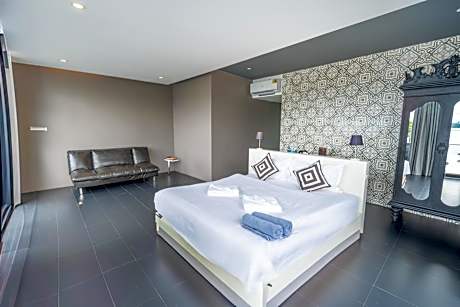 Family Room with Sea View