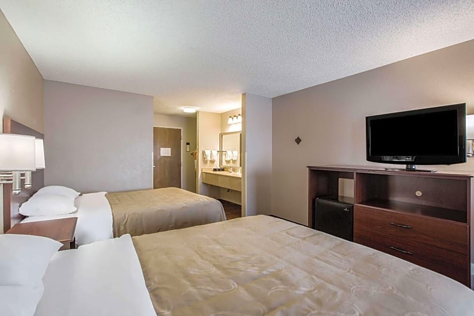 Quality Inn & Suites Lawrence - University Area