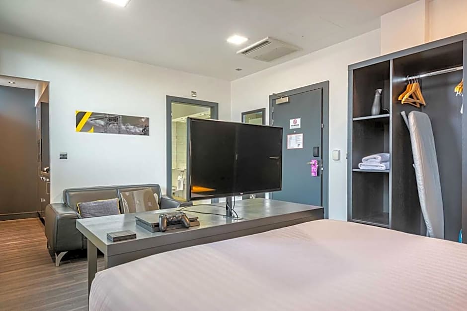 Roomzzz Chester City