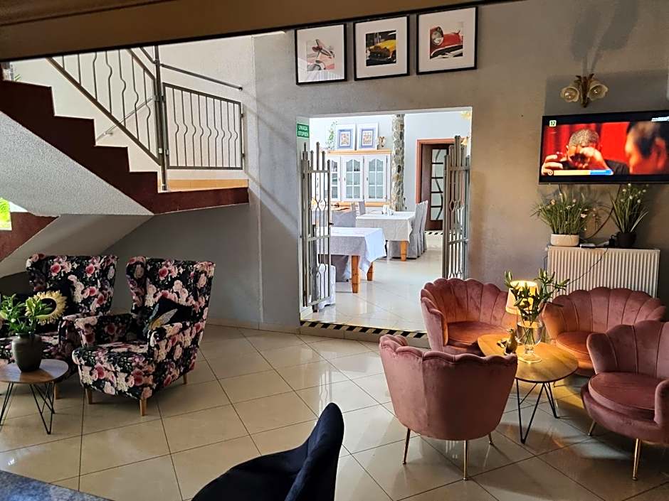 HOTEL "ZAUŁEK" Spółka Cywilna Zbigniew Świderski, Elżbieta Świderska