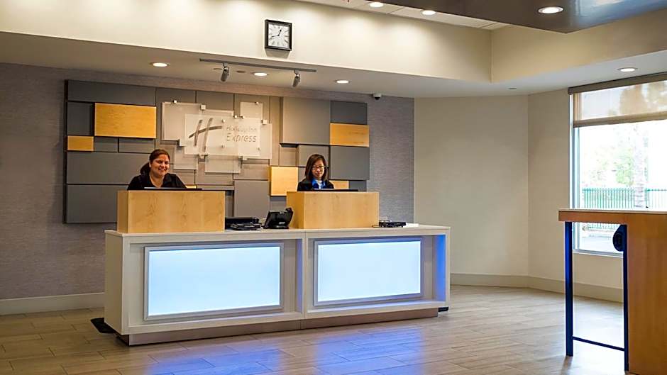 Holiday Inn Express Fullerton By IHG
