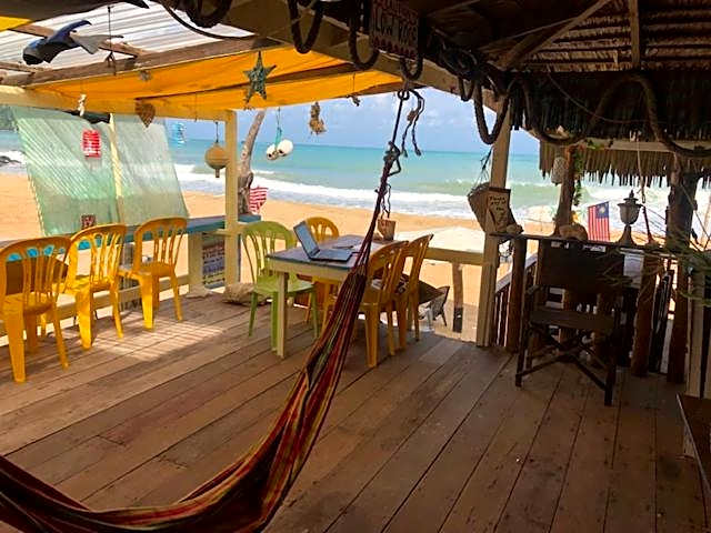 Beachfront Hut Upstairs Astra - Beach Shack Chalet
