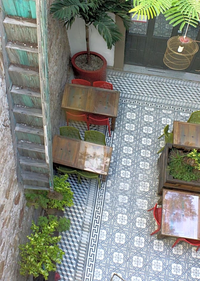 Kuku Ruku Hotel