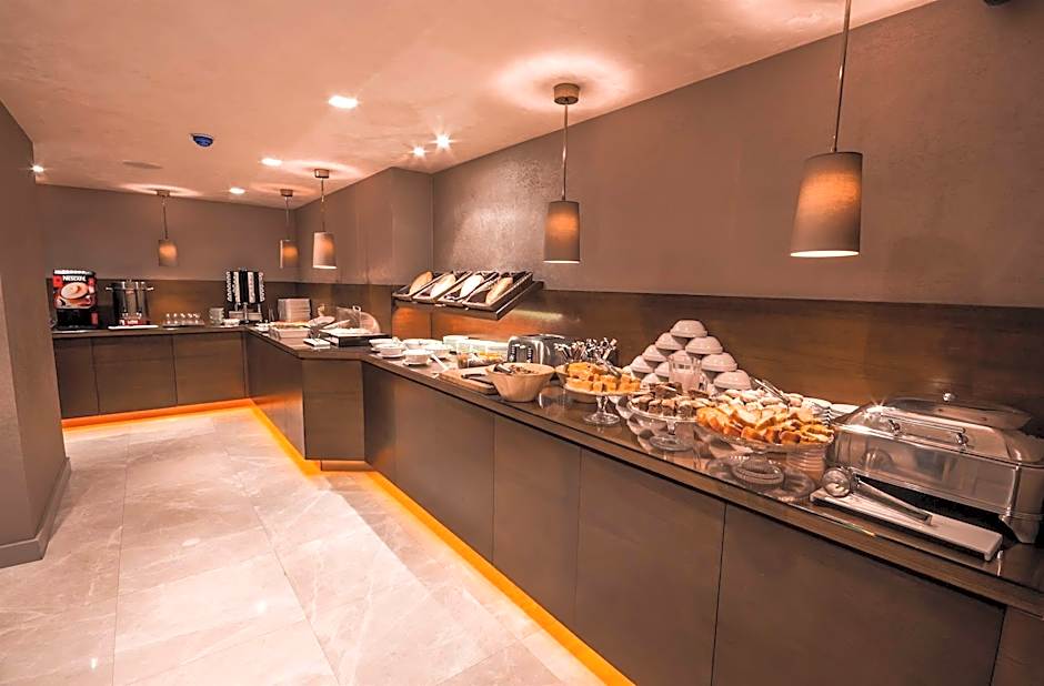 The New Hotel Zeybek