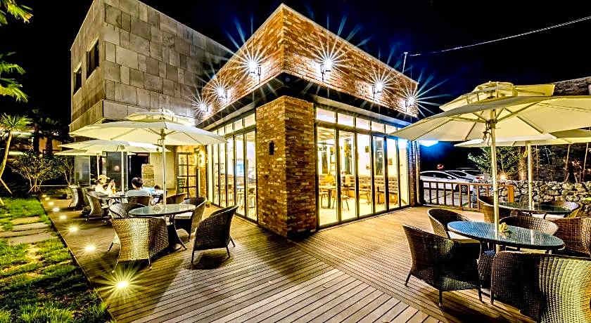 Arts Spa and Pool Villa