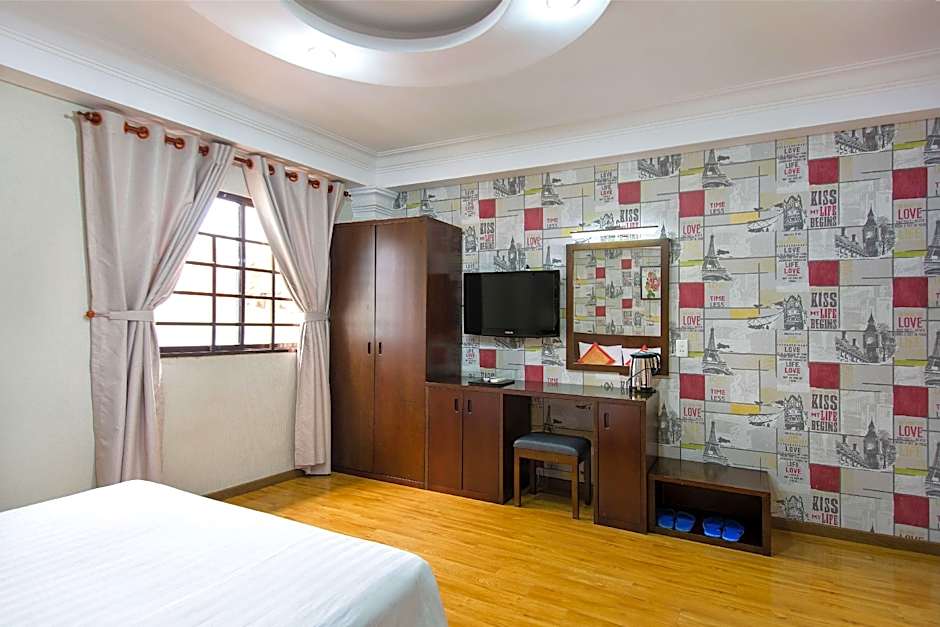 Little Brick Saigon Hotel