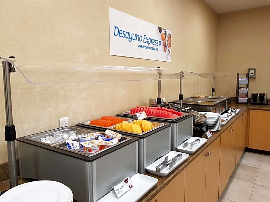 Holiday Inn Express Saltillo Zona Aeropuerto By IHG