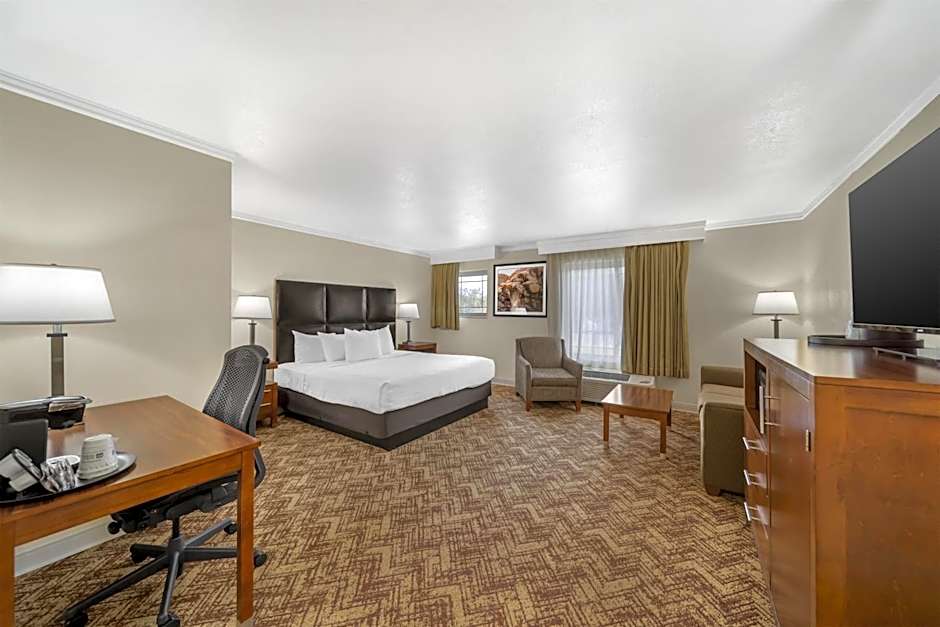 Best Western Plus Northwoods Inn