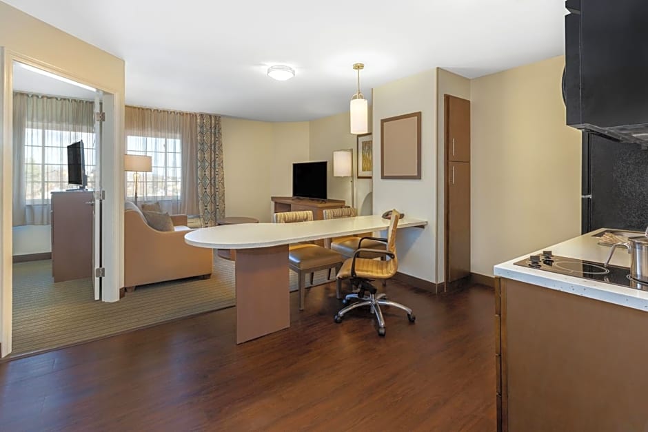 Candlewood Suites-West Springfield