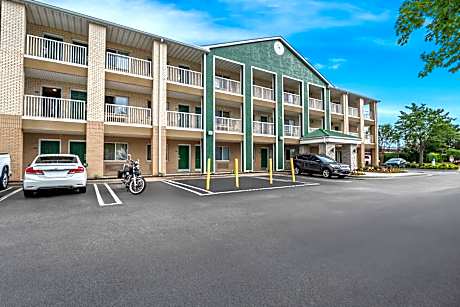 HomeTowne Studios Detroit - Livonia