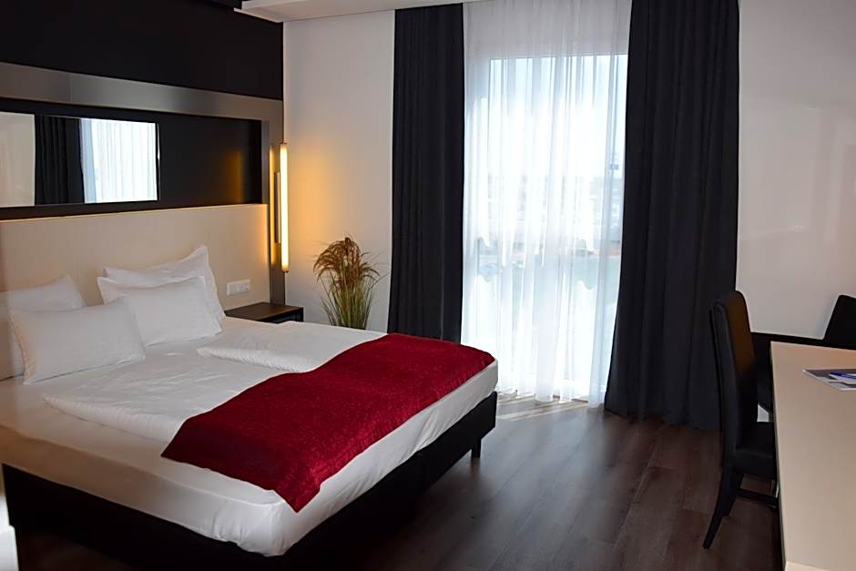 Pannonia Tower Hotel