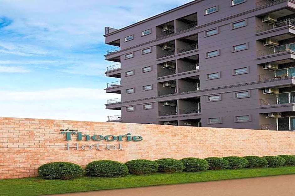 Theorie Hotel Sukhumvit 107 by SLH