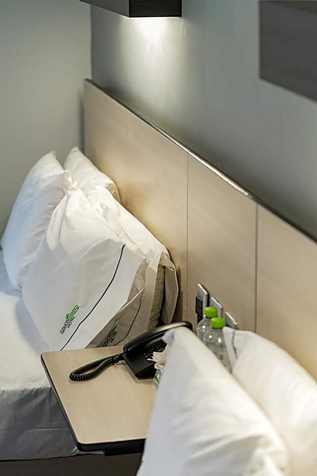 HOTEL LEMON GREEN -Zona Expo Frente al Centro de Convenciones