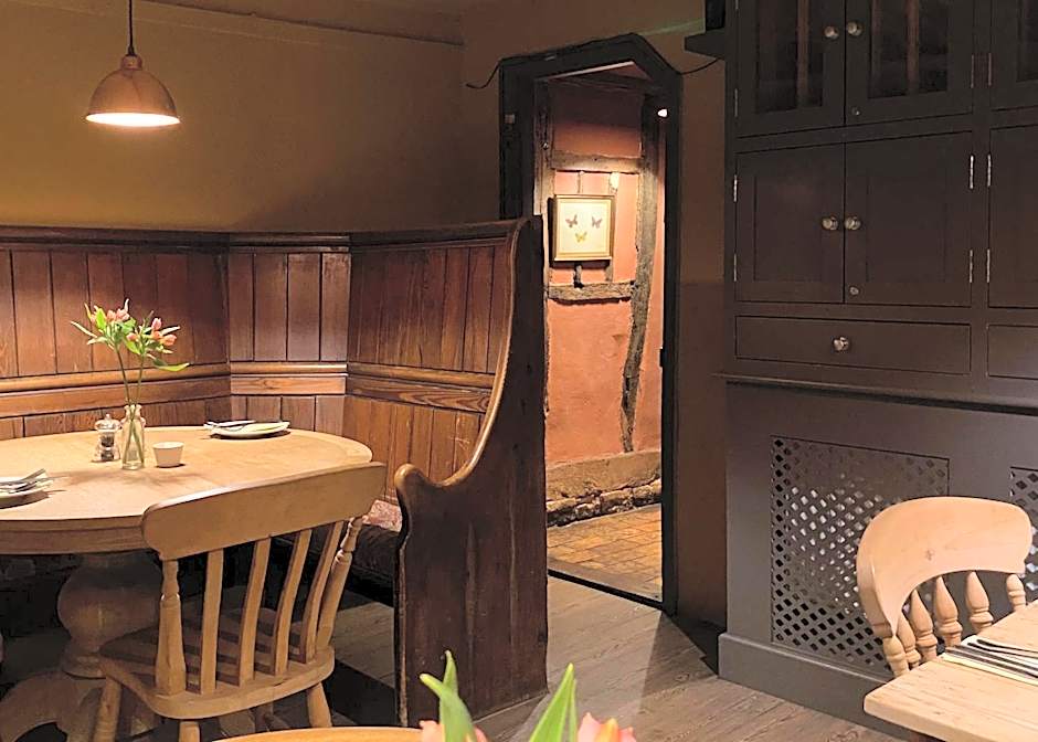 Kings Head Low House