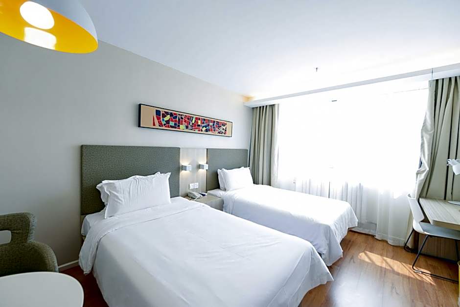 Hanting Hotel Dalian Nanshidao Street