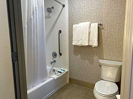 Holiday Inn Express & Suites Mountain View Silicon Valley By IHG