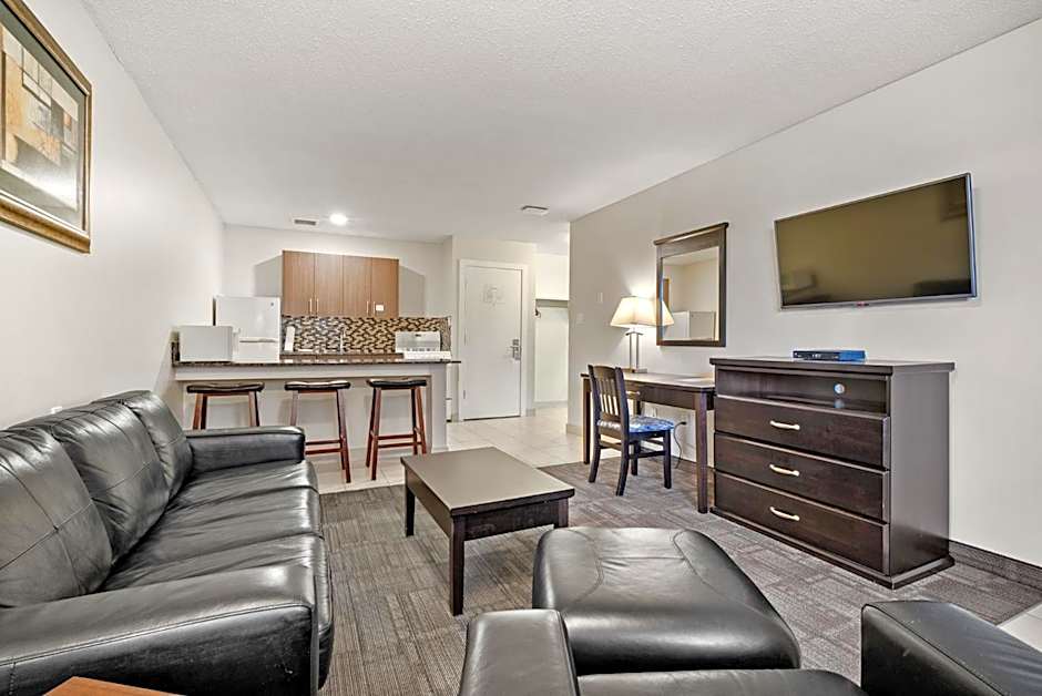 Guest House Inn & Suites