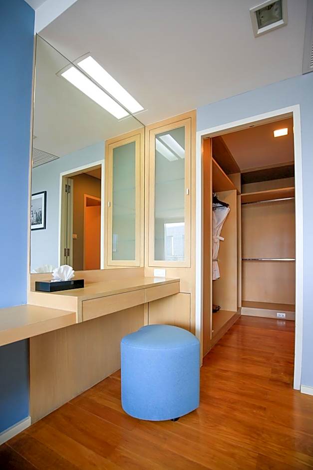 Foto 1 de 12 de Executive Suite
