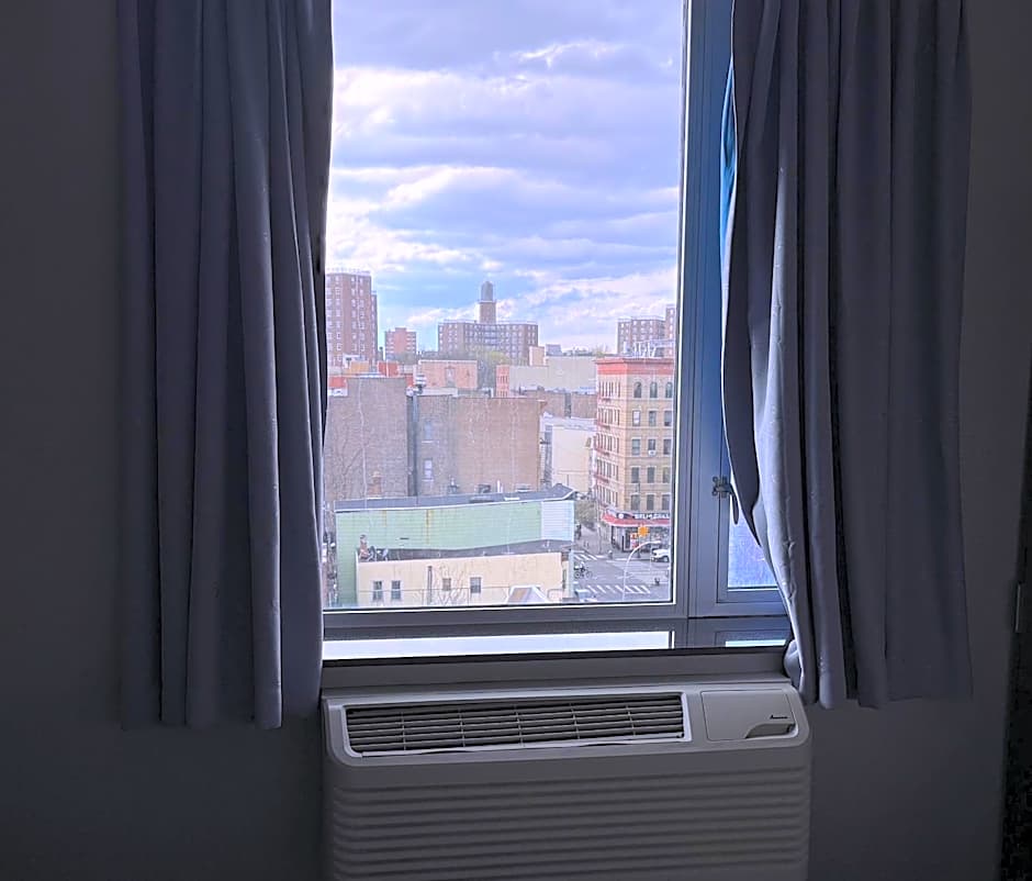 Umbrella Hotel Bronx