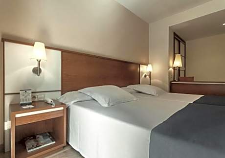 Double Room for Single Use