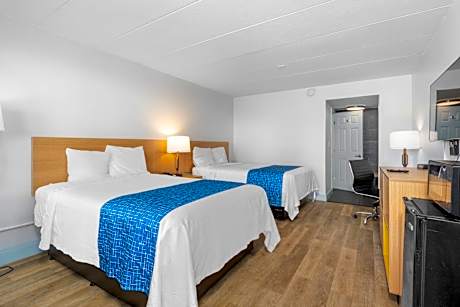 Deluxe Room with Two Double Beds - Non-Smoking