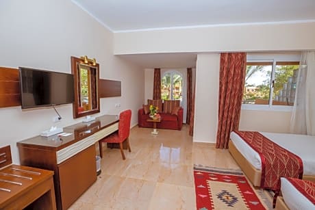 Deluxe Triple Room with Garden or Pool View