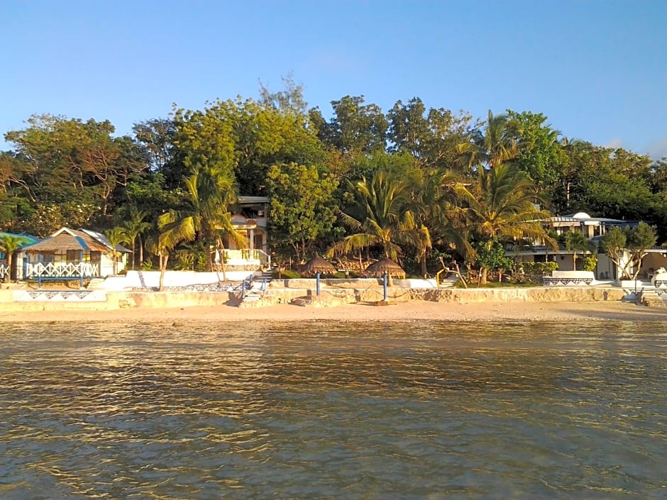 Casa de la Playa Beach Resort