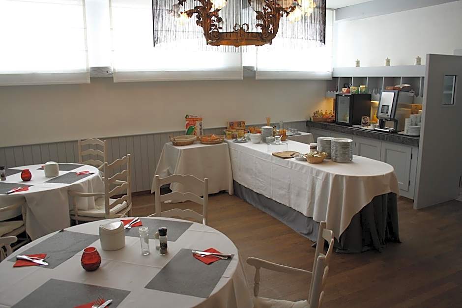 Hotel Ambassade