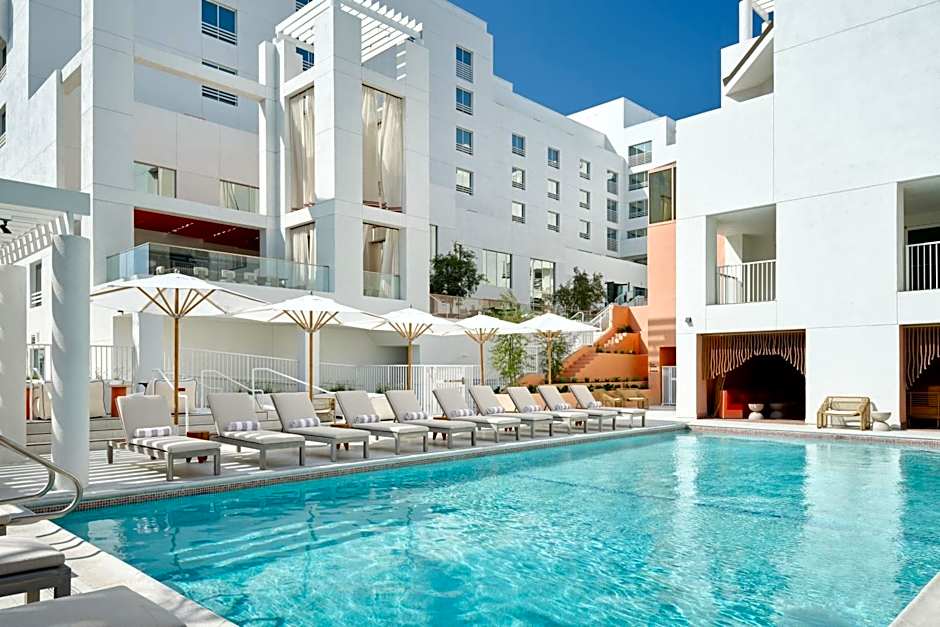 Sandbourne Santa Monica, Autograph Collection