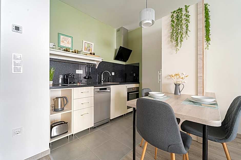 WestSide Garden Apartments by FirstHost