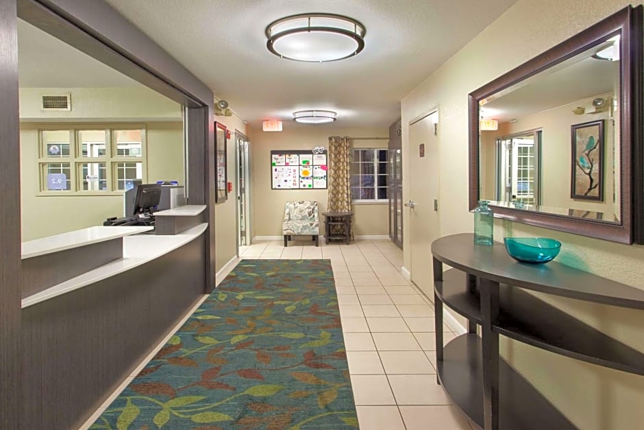 Sonesta Simply Suites Cleveland North Olmsted Airport