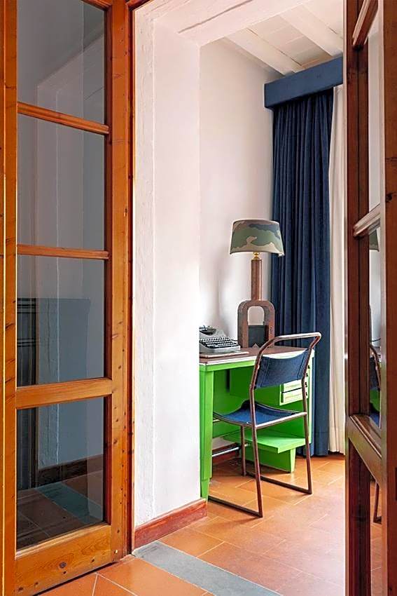 Soprarno Suites
