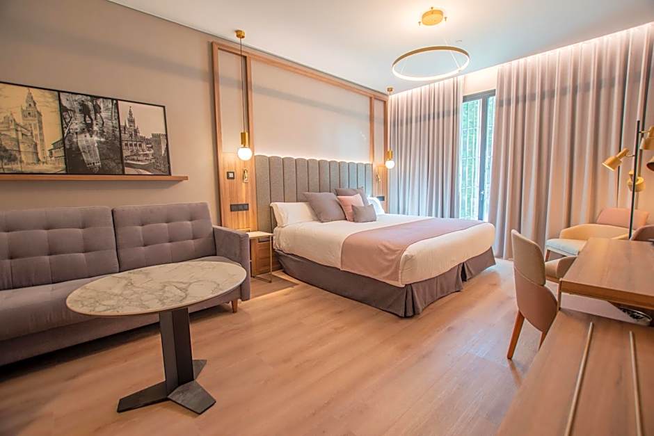 Hotel Giralda Center