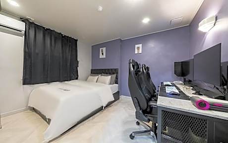 Suwon City Hall Station Hotel Azit