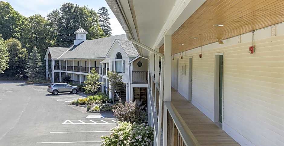 Fairbanks Inn