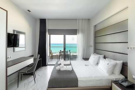 Double Room with Balcony and Sea View