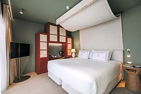 Executive Superior City View