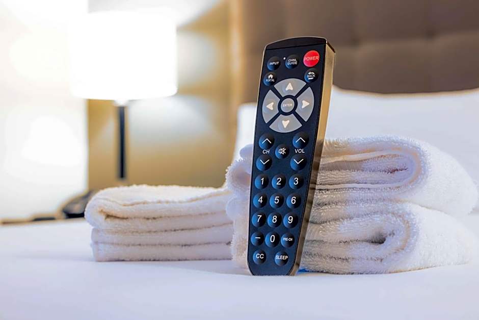 DRURY INN & SUITES NEAR FOREST PARK