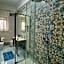 Home Jocy Spacious 3 Bed rooms Apartment with private Parking Ideal for Groups