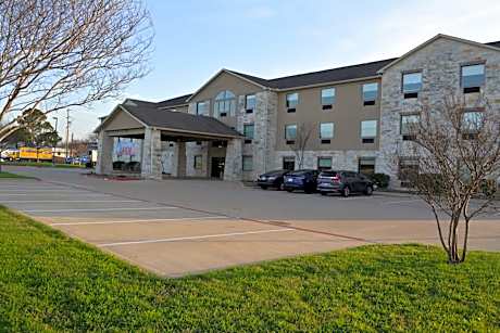 Wingate by Wyndham College Station South