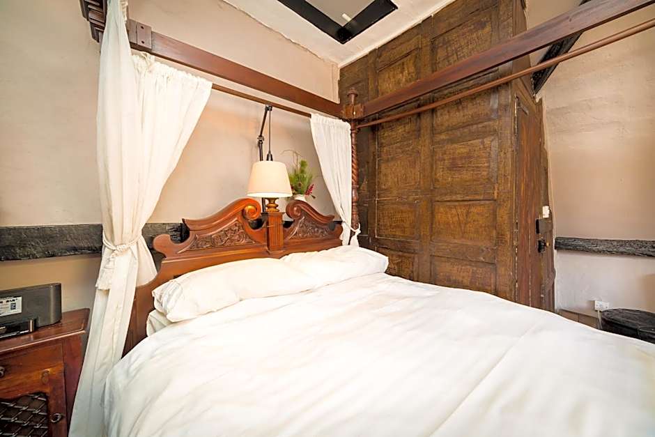 Trembling Madness Apartments